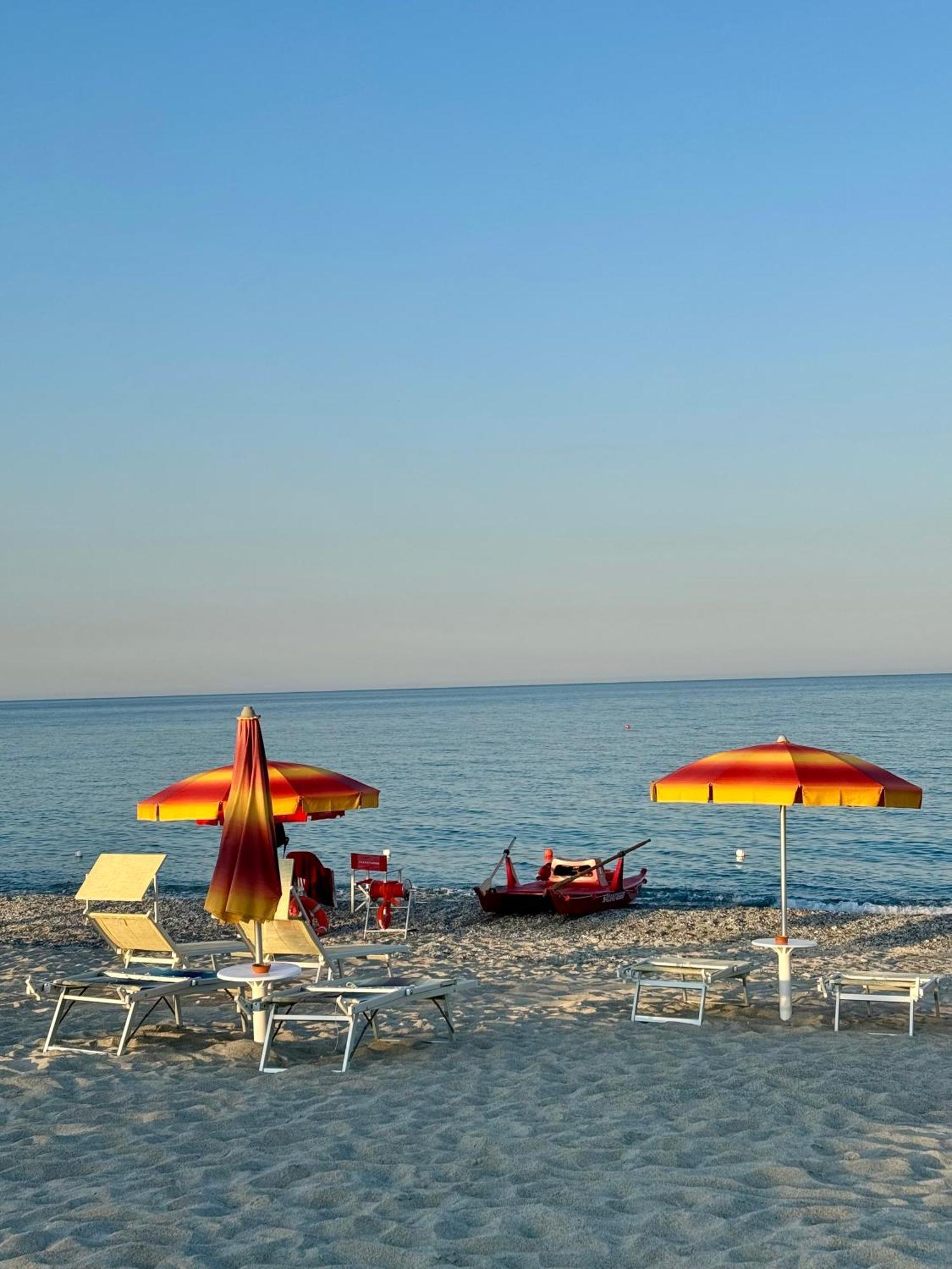 Villaggio Camping Poseidon - Bungalows & Rooms With Sea View In Nature Santa Caterina Dello Ionio Marina 外观 照片